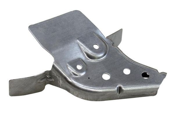 Ein Stück Metall mit Löchern darin auf weißem Hintergrund