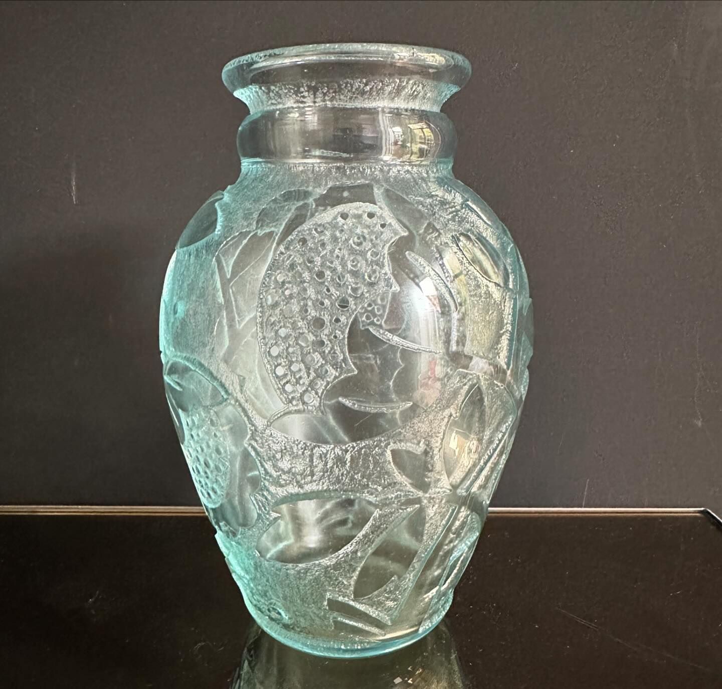 Vase d’époque Art déco - décor floral stylisé profondément dégagé à l’acide