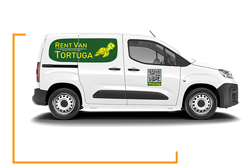 Una furgoneta de reparto blanca está estacionada frente a un edificio con la puerta abierta.