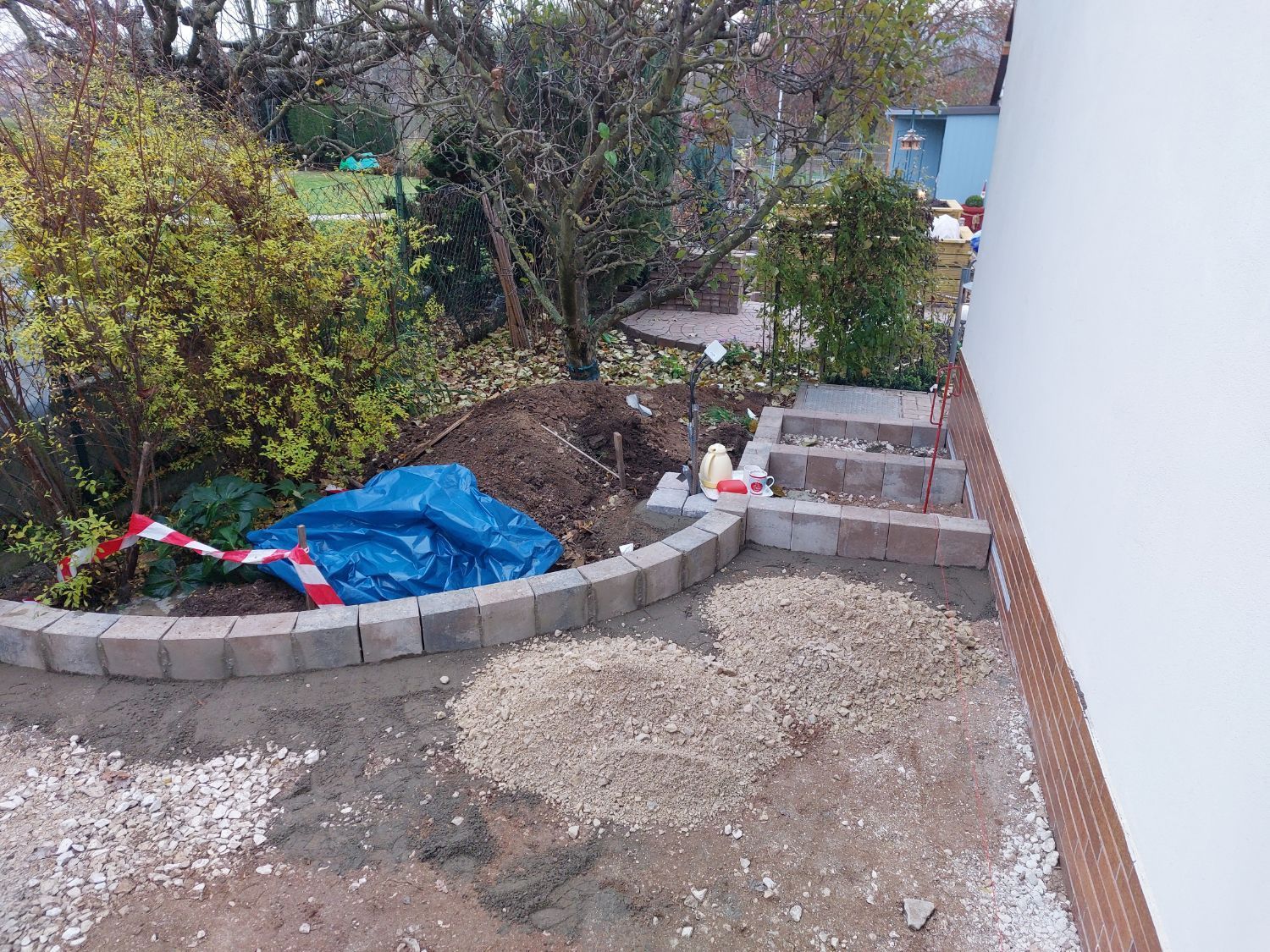 Pflasterarbeiten im Garten durch Fliesenleger Robert Geiger