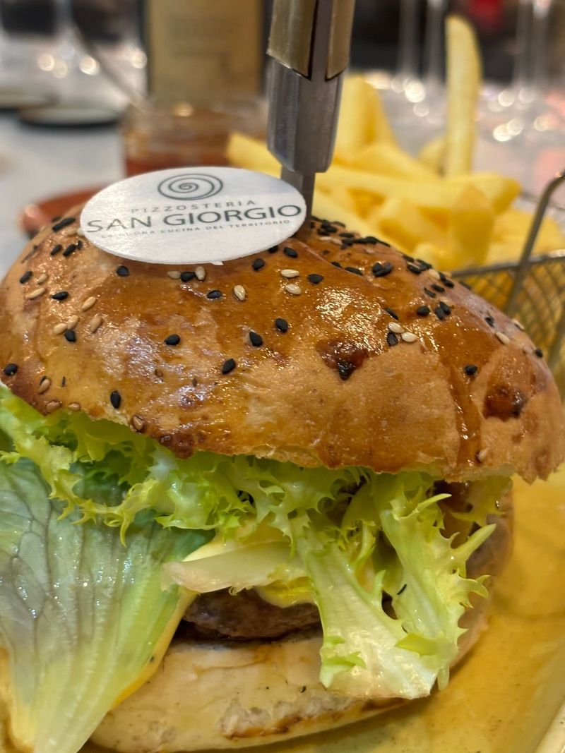 hamburger e patatine