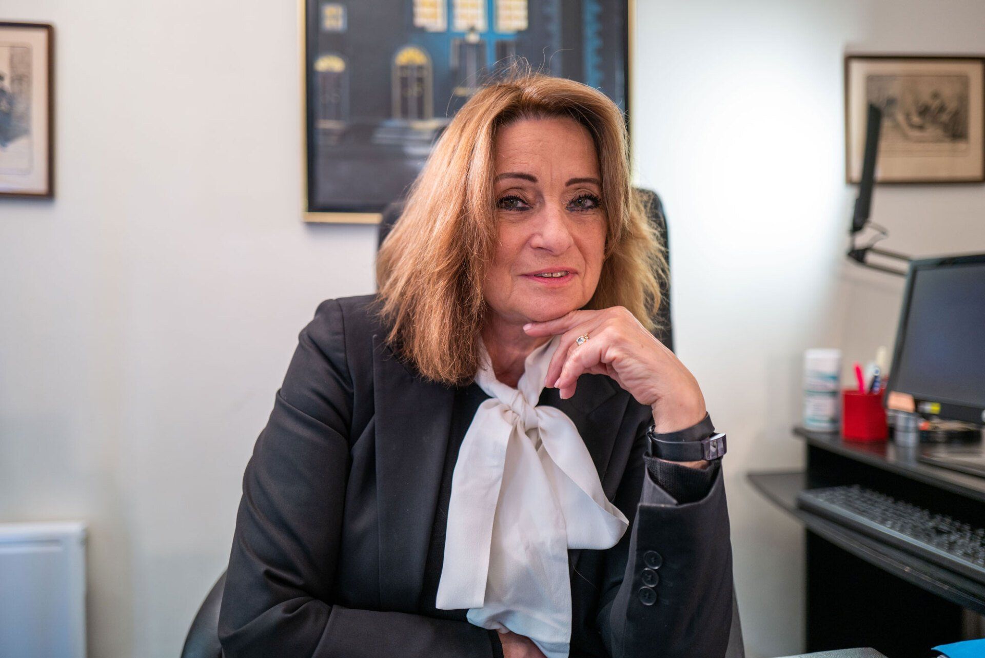 Maître Naveau-Duchesne avec sa collaboratrice