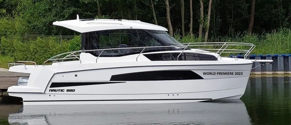 Yacht Modell NAUTIC 880