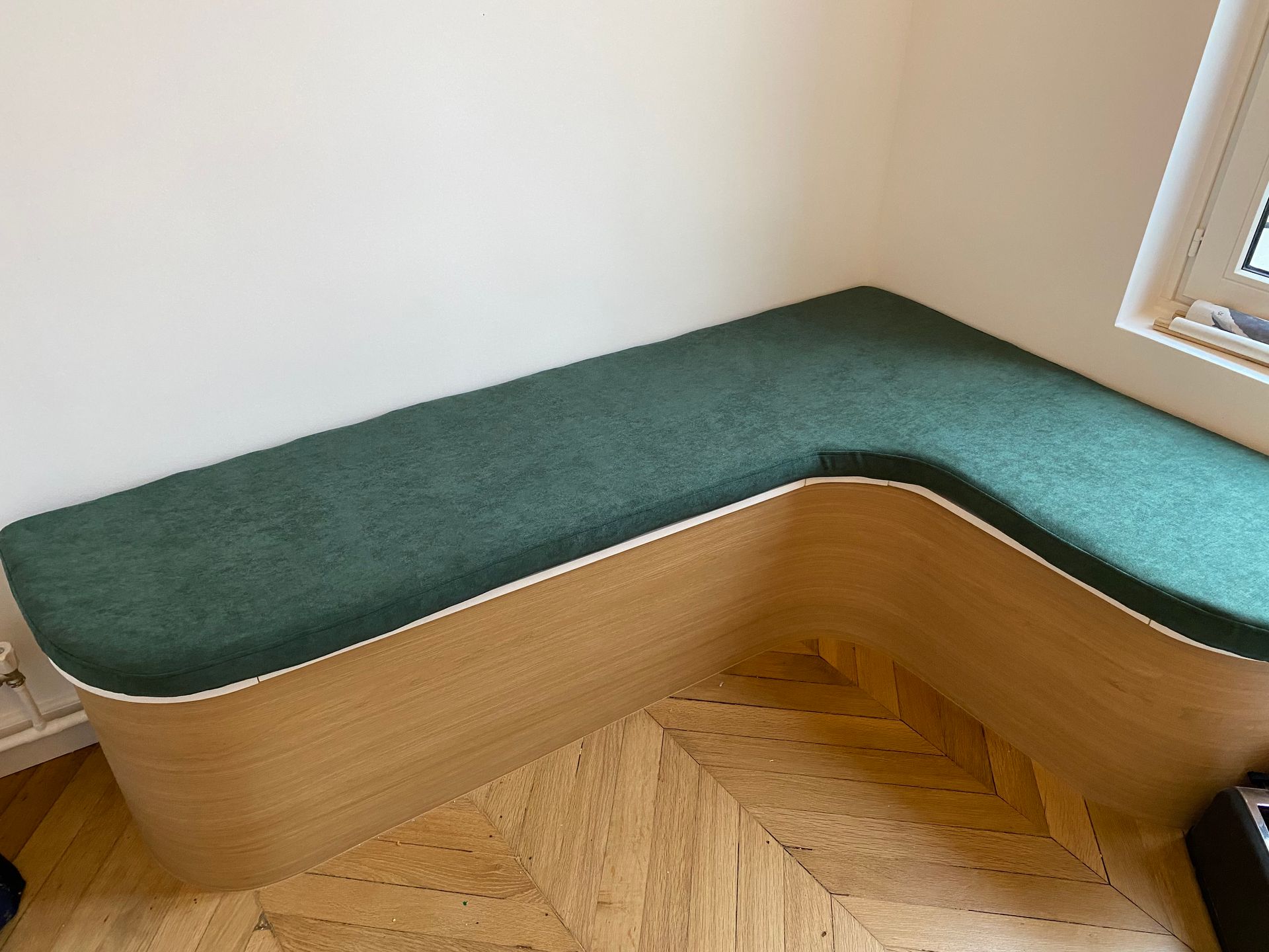 Travail sur un banc intérieur