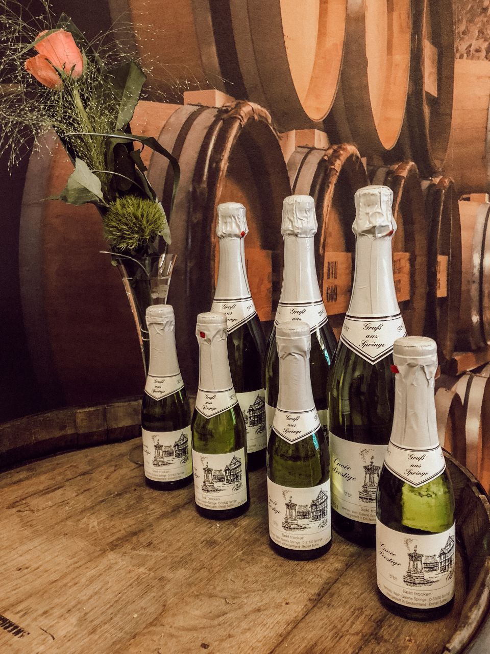 Flaschen mit Obstbränden