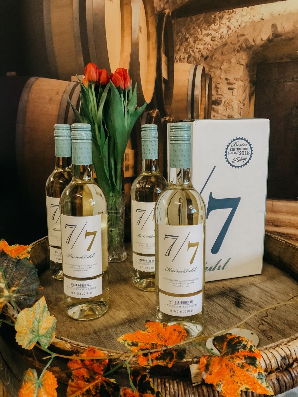 Weißweinflaschen mit Infotext