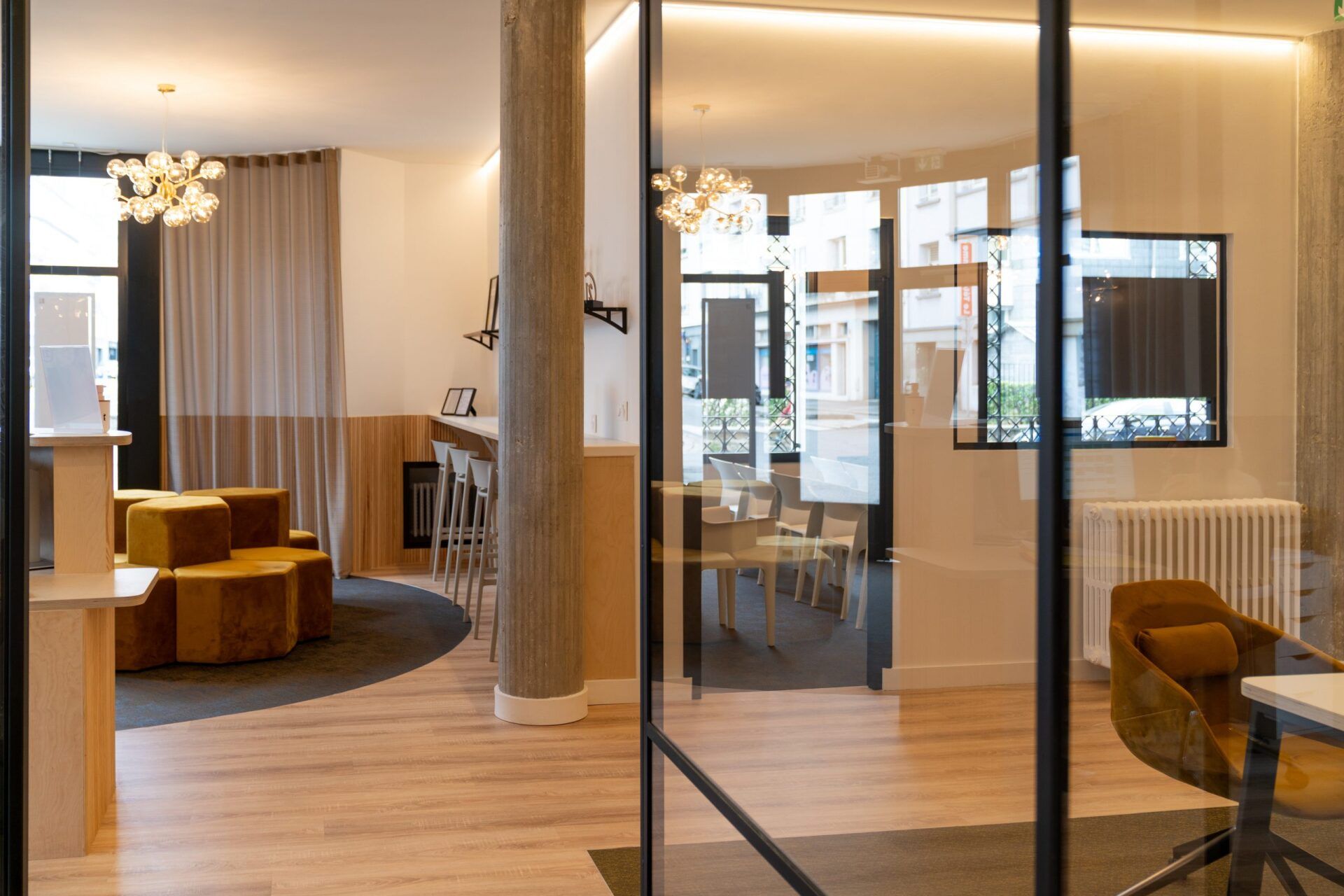 Accueil vu depuis les bureaux