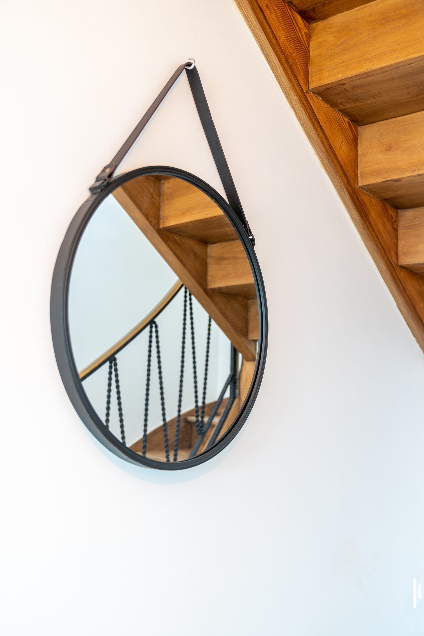 Miroir dans l'escalier
