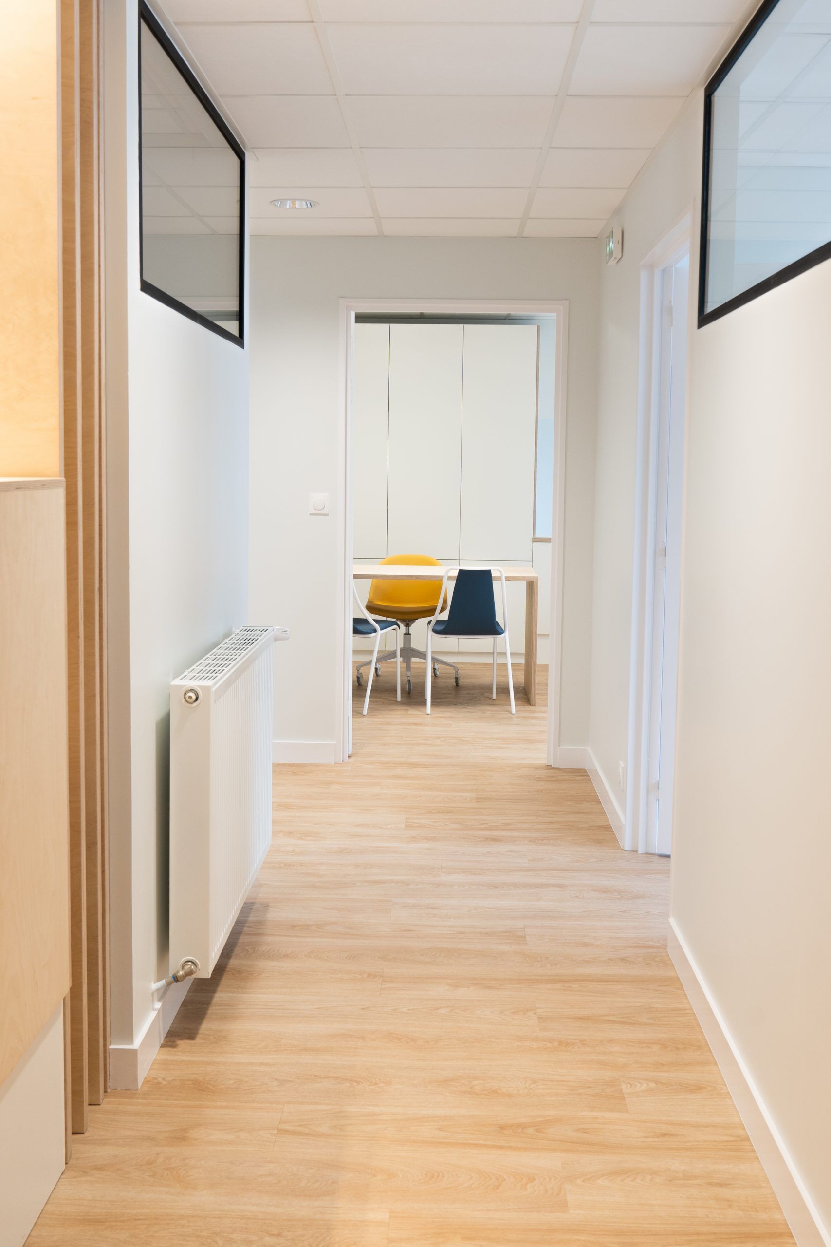 Couloir d'accès au bureau de consultation