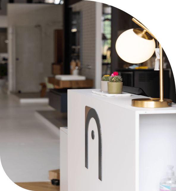 Comptoir d'accueil du showroom Nest