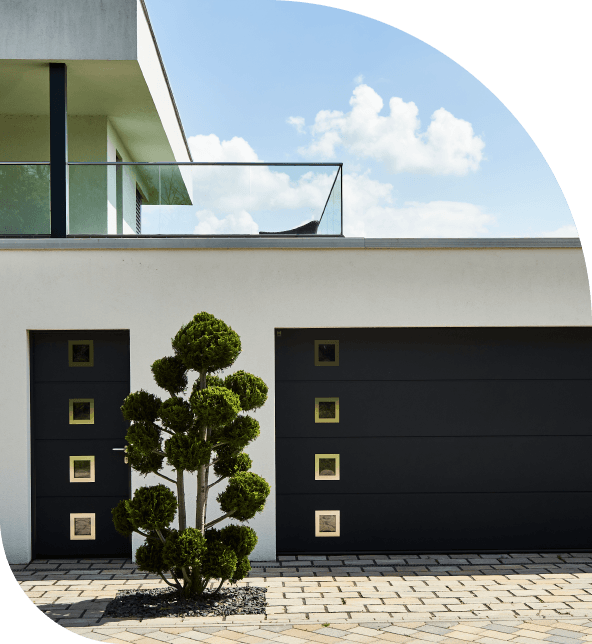 Porte d'entrée et porte de garage assorties