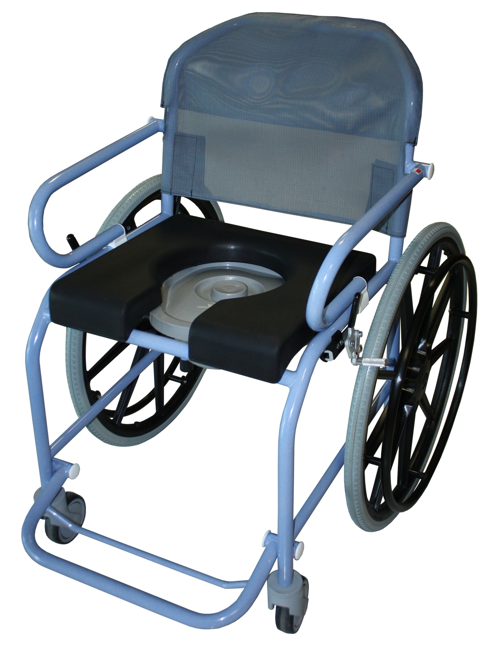 Une chaise percée avec un siège et un seau gris.