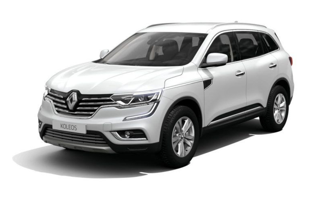Un SUV Renault Koleos blanc, vu de trois quarts avant sur fond blanc.
