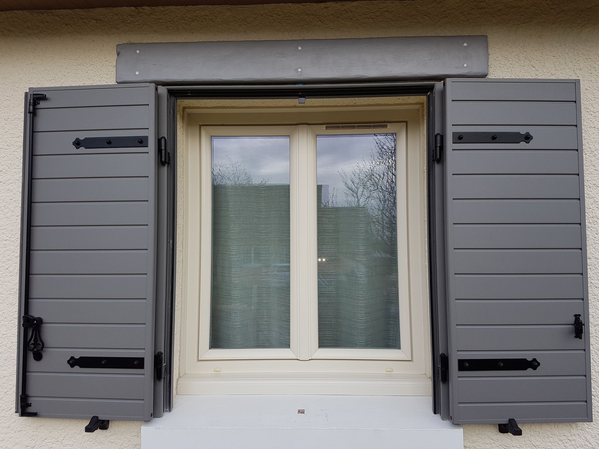 Volets en aluminium imitation bois