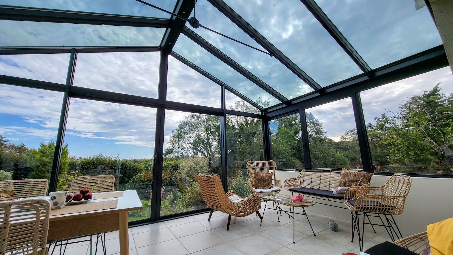 Pièce de vie entièrement vitrée