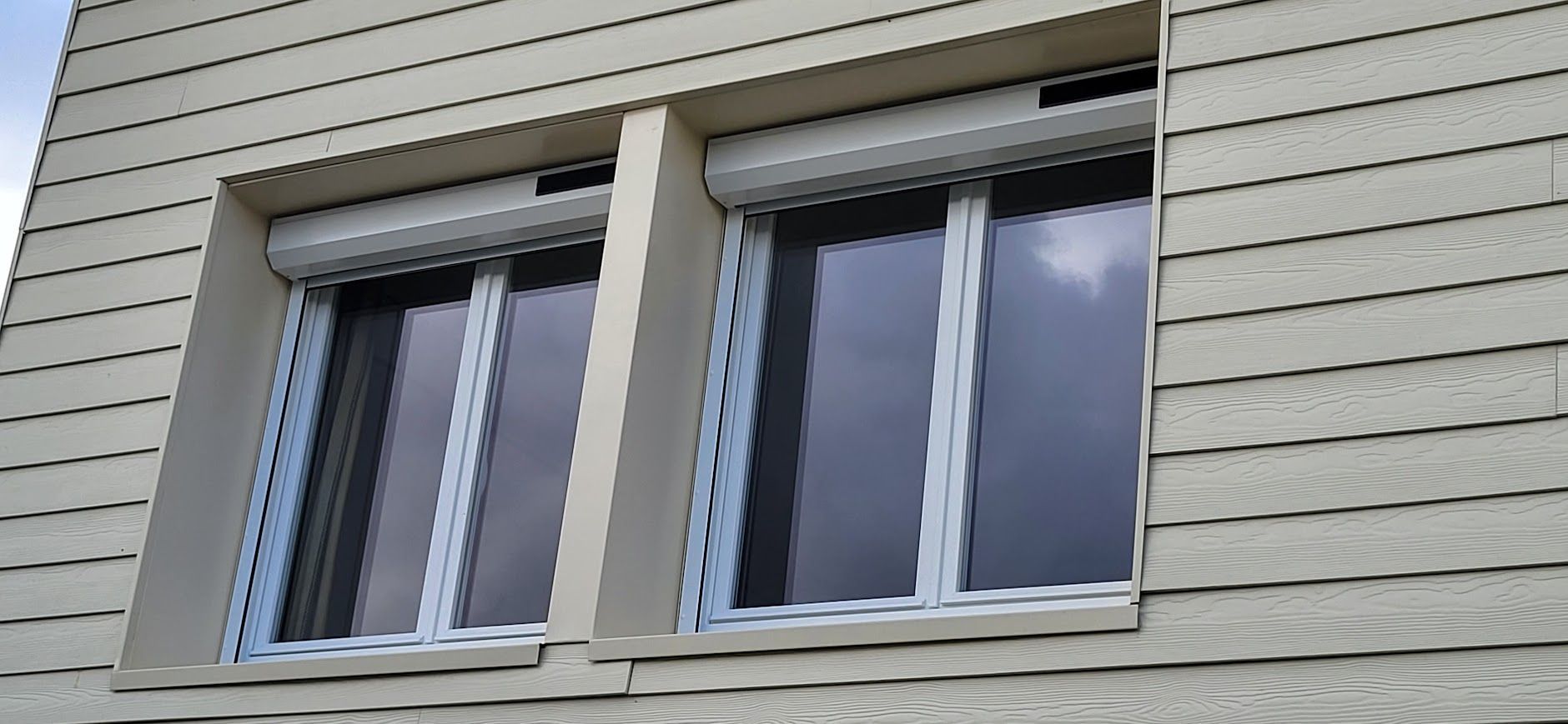 Volet en persienne de couleur bleue