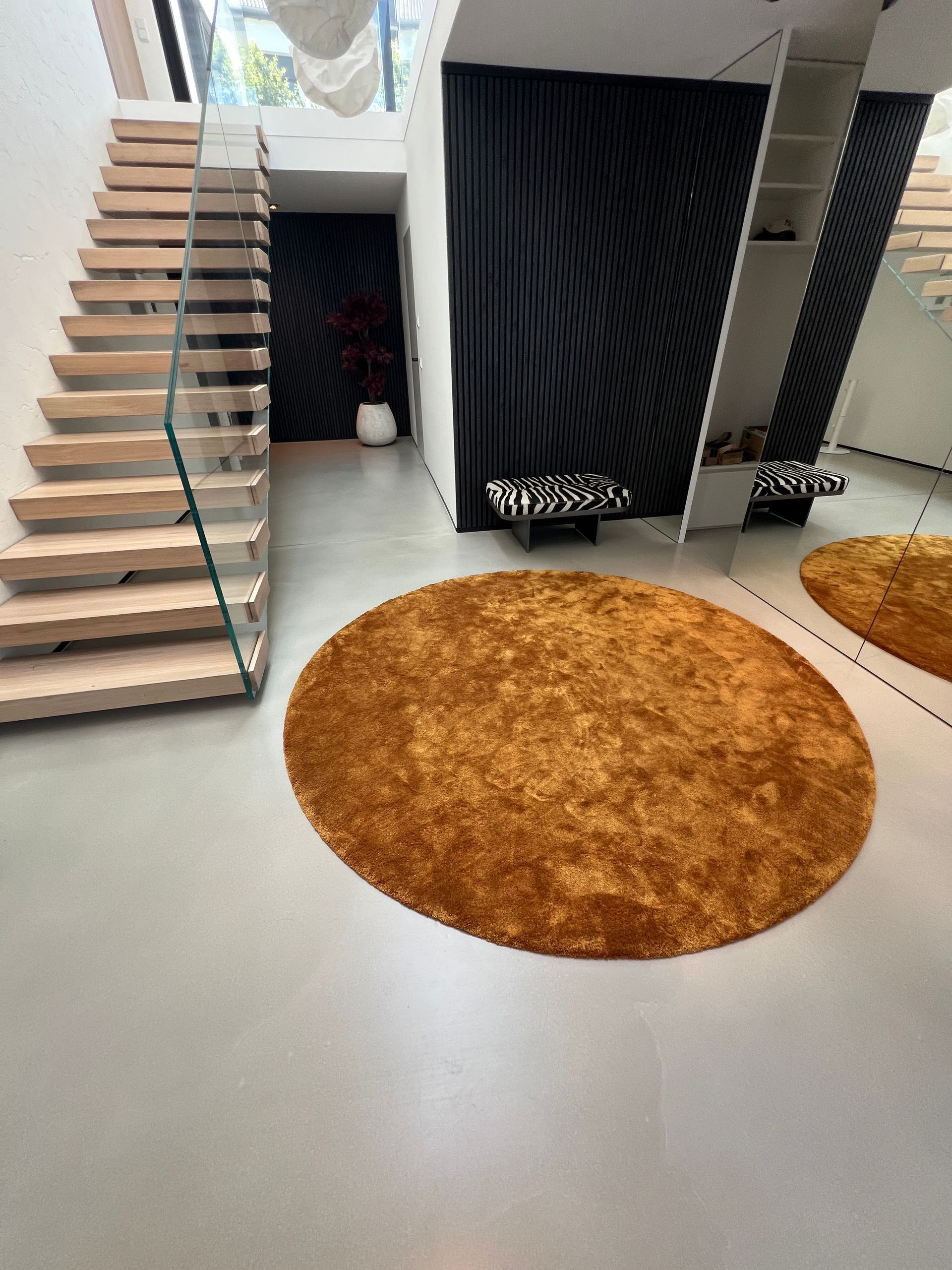 Modern gestalteter Flur