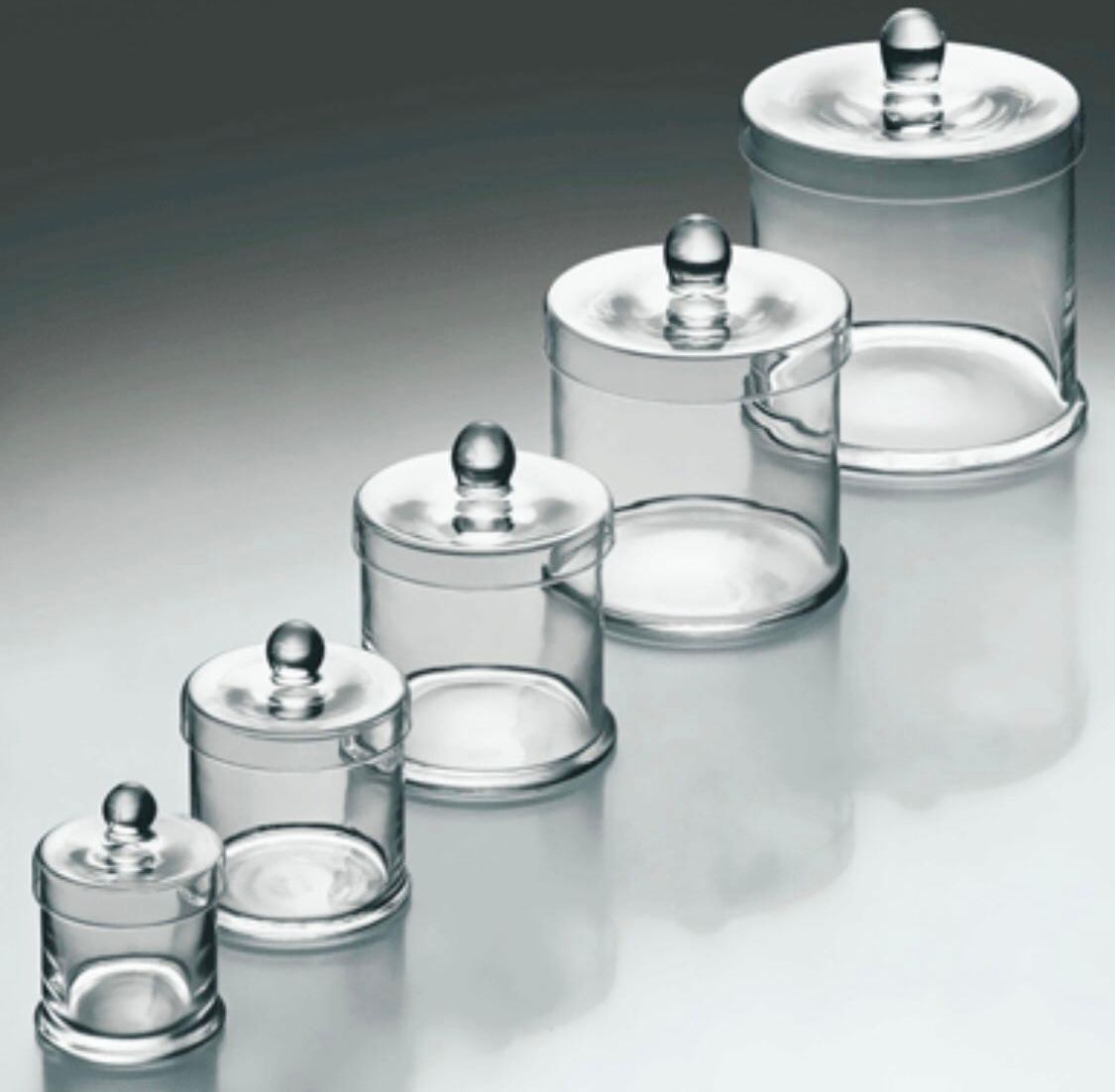 Traditionelle schweizerische Glaskunst von Hergiswiler, verbindet Handwerkskunst mit Klarheit.