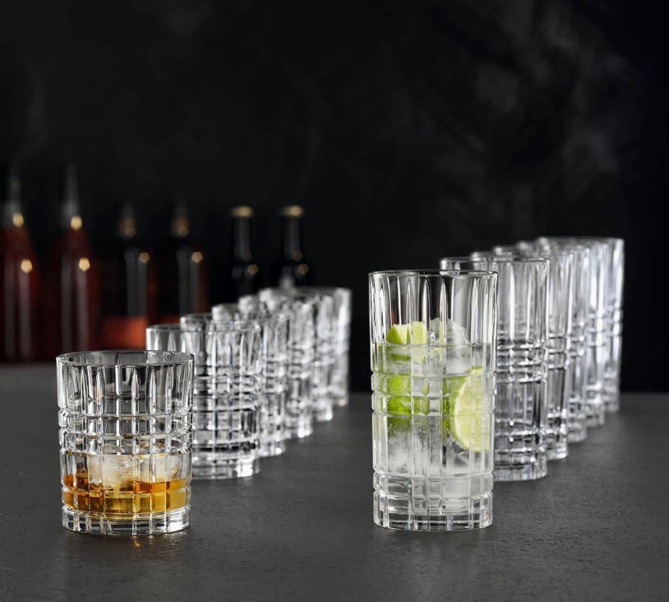 Präzise geschliffene Kristallglaswaren von Nachtmann, Brillanz und deutsche Qualität auf Ihrem Tisch.