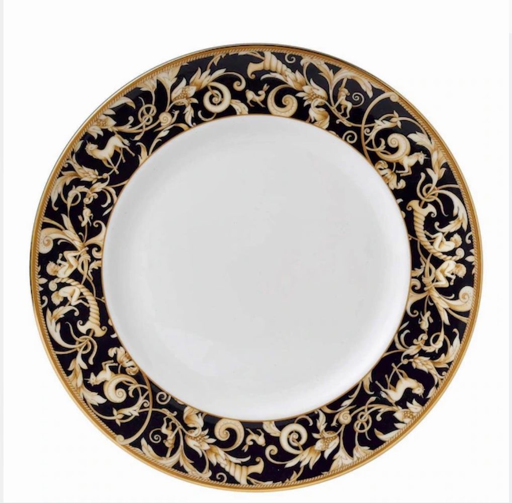 Englische Porzellankunst von Wedgwood, klassisch und dennoch modern für jede Tafel.