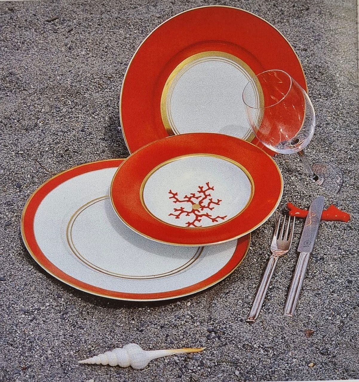 Geschirrsets in poppigen Farben als Hingucker auf Ihrem Tisch.