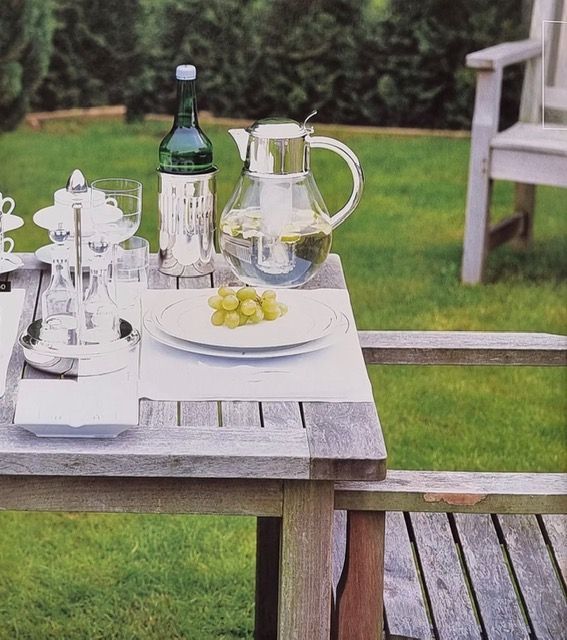 Setzen Sie auch draussen auf elegant gedeckte Tische.