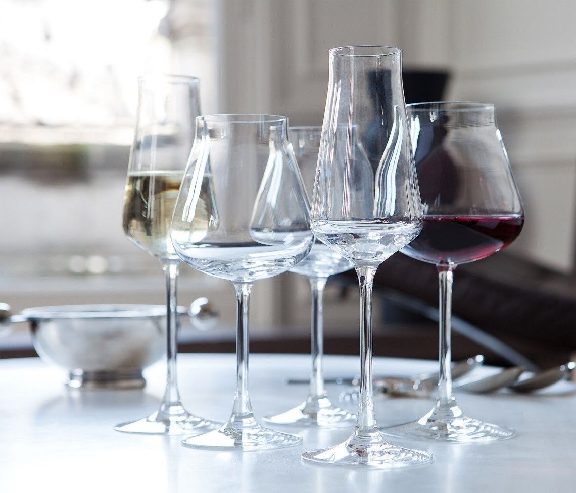 Elegantes Champagnerglas-Set mit fein zulaufenden Formen und glänzendem Finish
