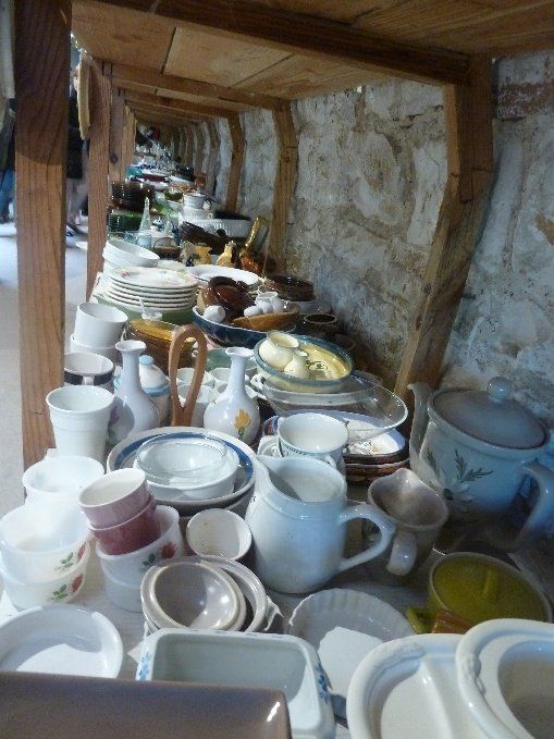 Vaisselles sur une étagère