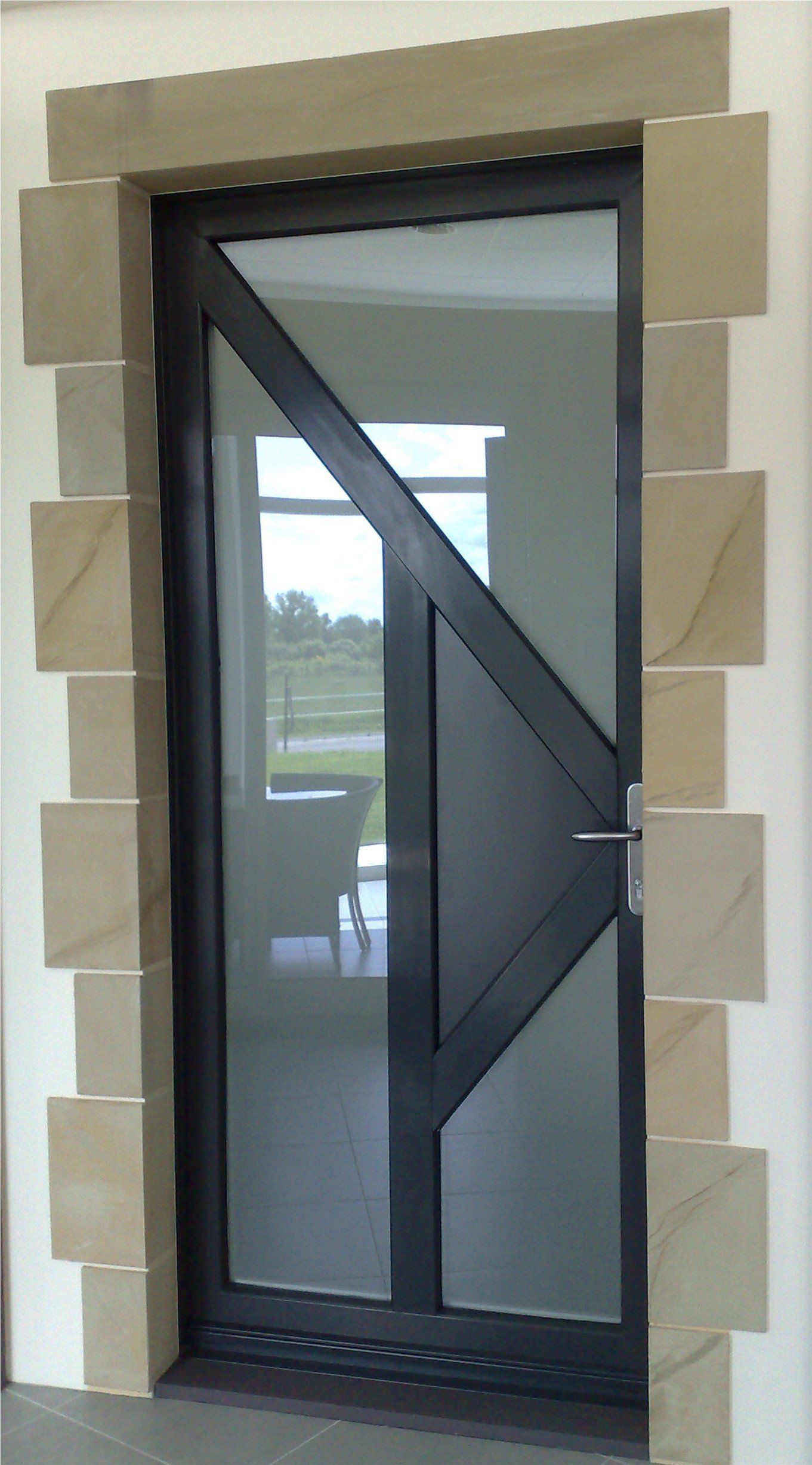 Porte d'entrée vitrée alu