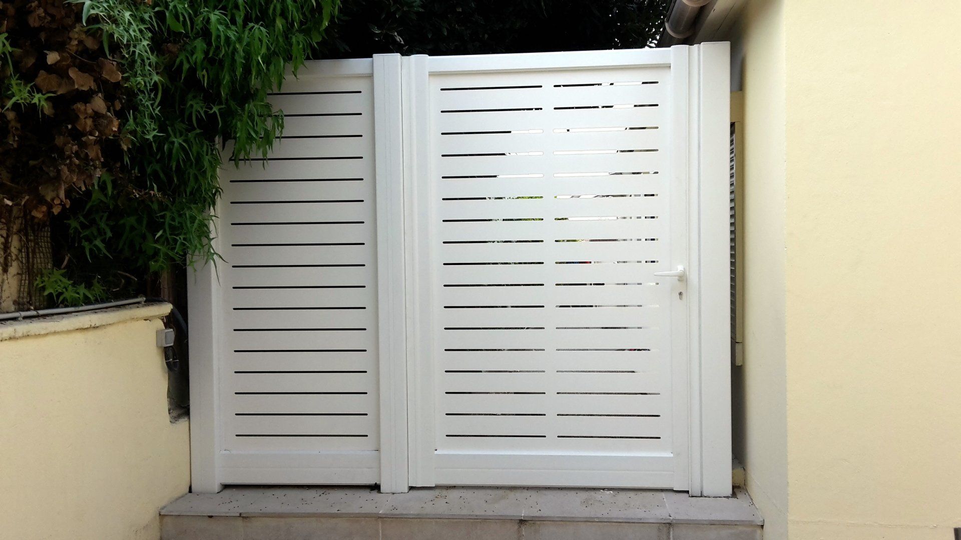 Portail blanc Plouzané