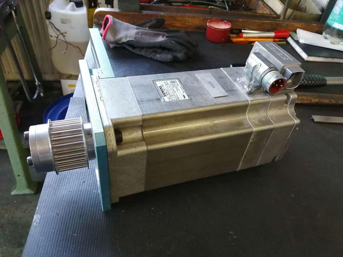 Servomotor