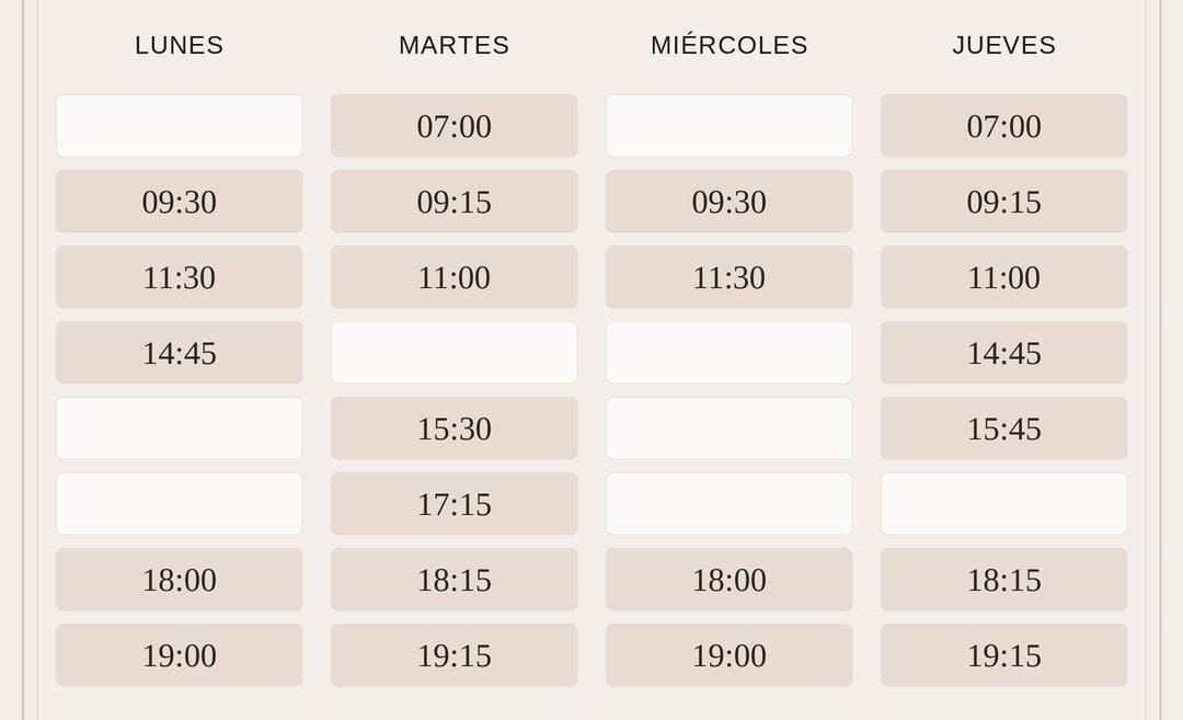 Horario borroso con cuatro columnas de horas sobre un fondo beige.
