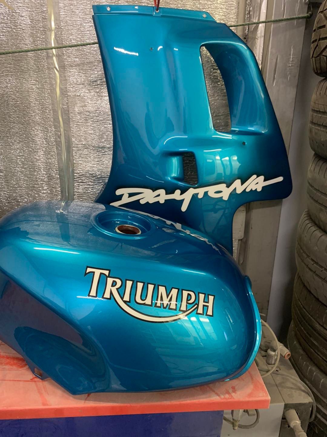 Réservoir de moto Triumph.