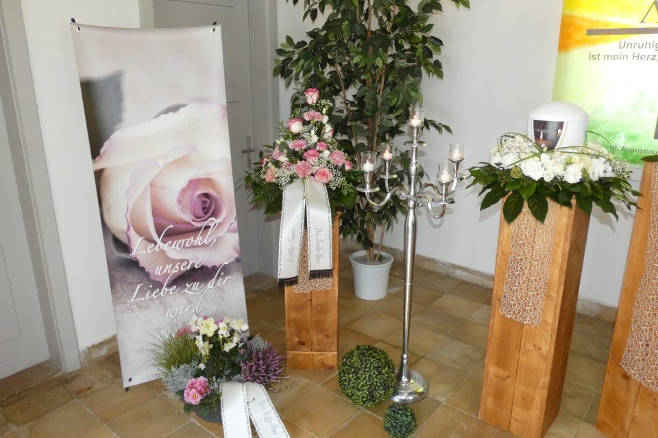 Bestattung Josef Maier Urnen