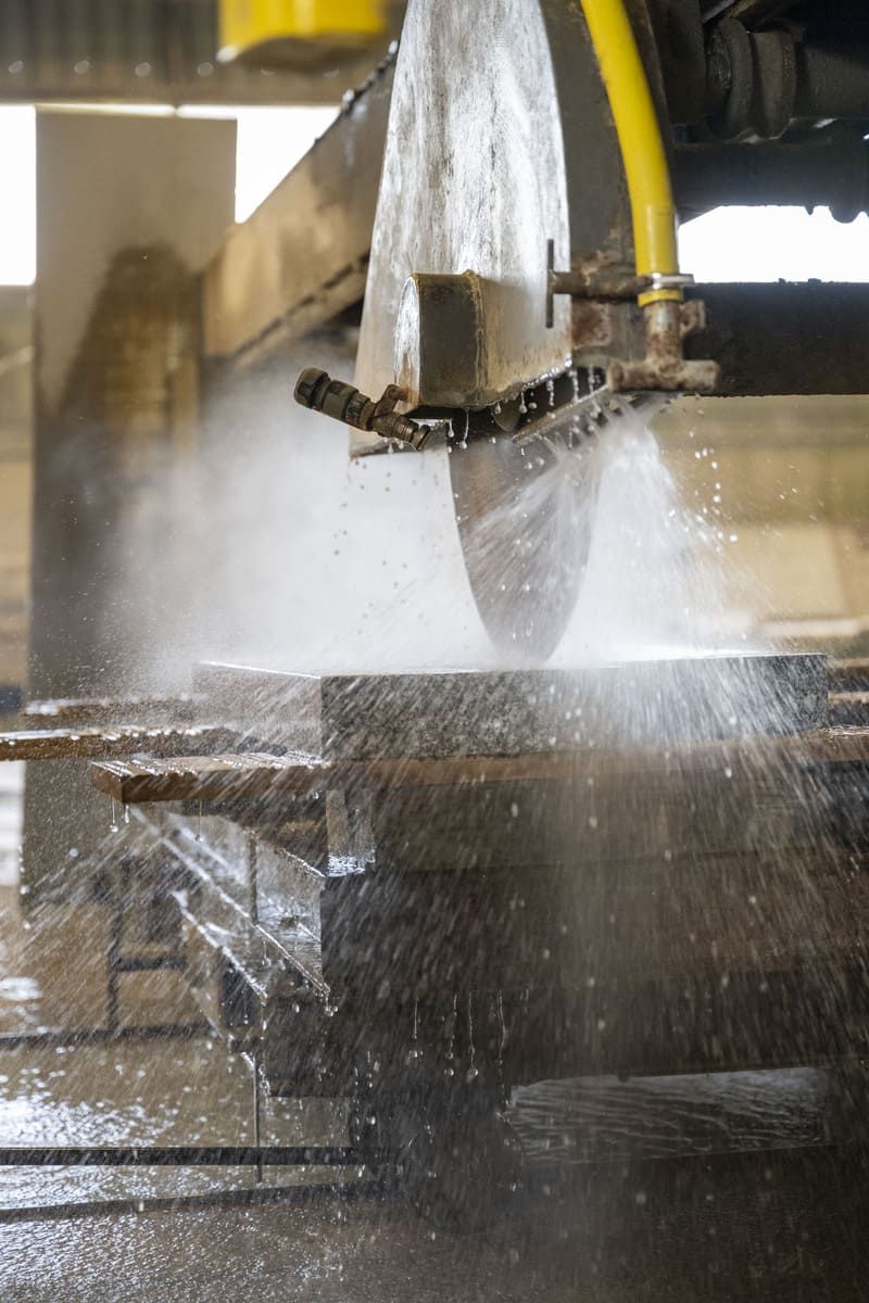 Machine pour couper le marbre