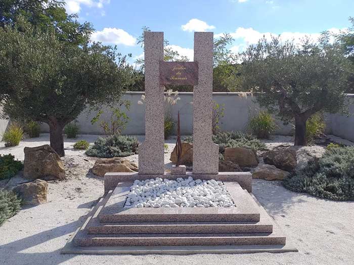 Monument en granit réalisé par Marbrerie Couture