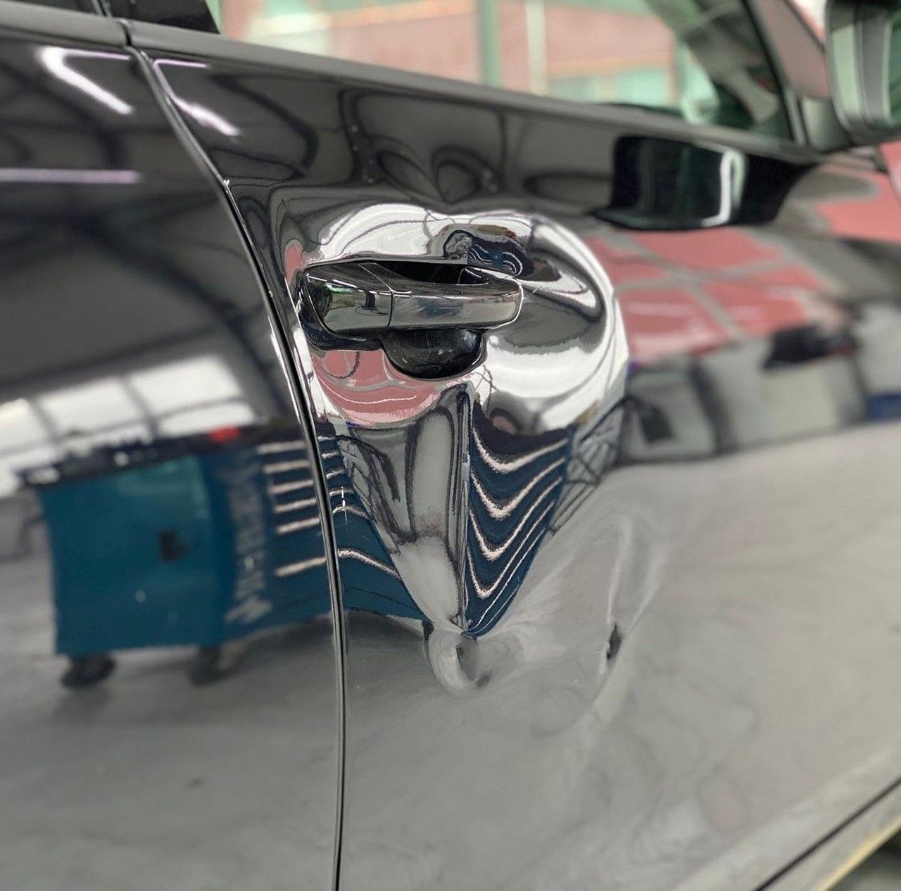 Carrosserie de Cornaux sarl - peinture - réparation- changement pare-brise - dégât carrosserie