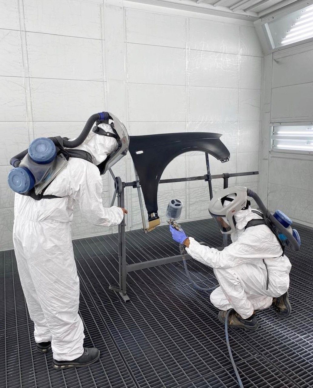 Carrosserie de Cornaux sarl - peinture - réparation- changement pare-brise - dégât carrosserie