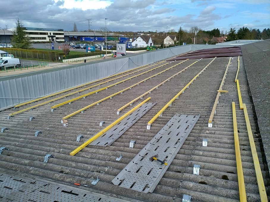Travaux préparatoires pour une toiture en fibrociment