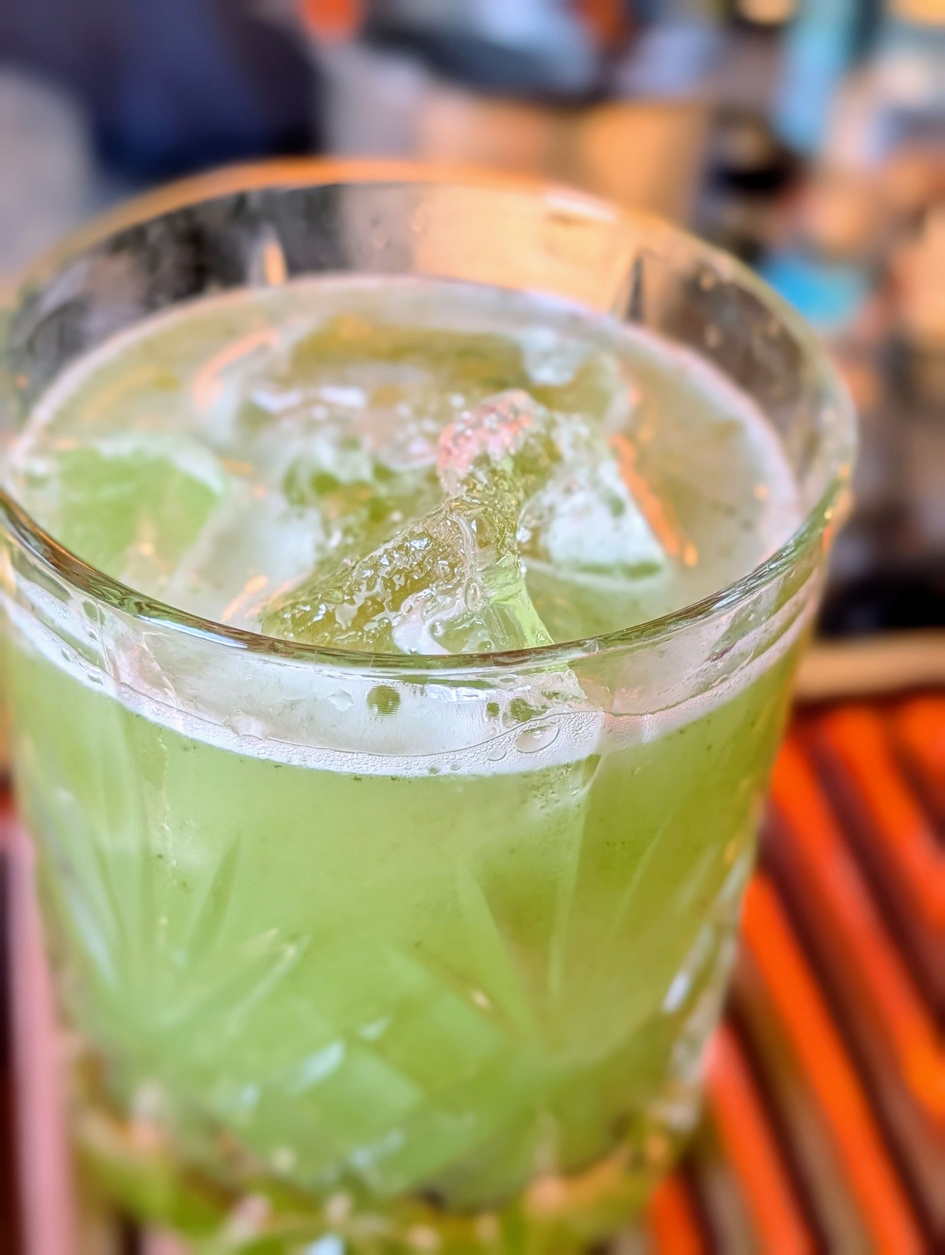 Cocktail mit Eiswürfeln