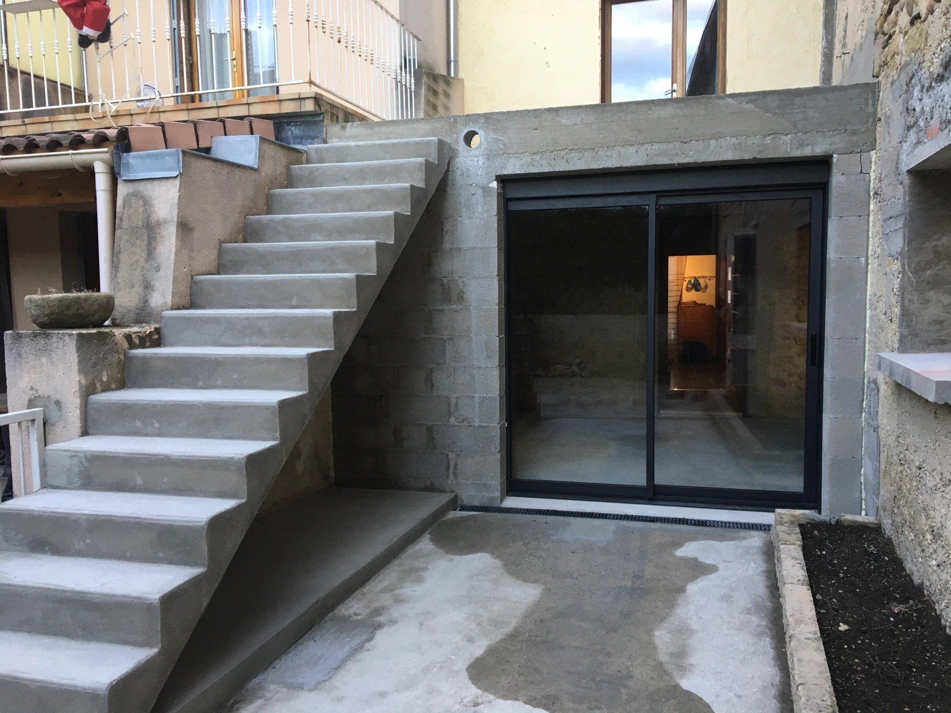 Escalier béton après