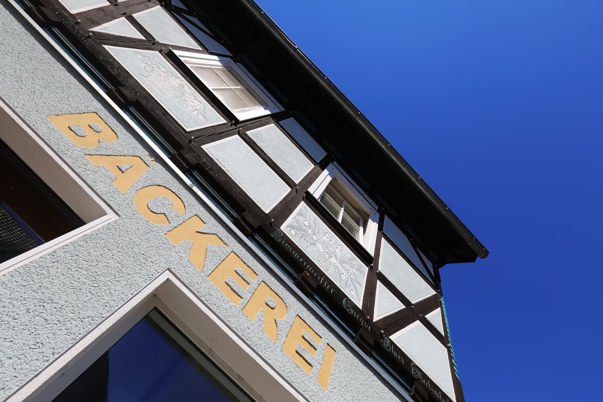 Front des Gästhauses Fulda mit Bächerei-Schriftzug