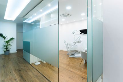 Une salle d'attendre de dentiste