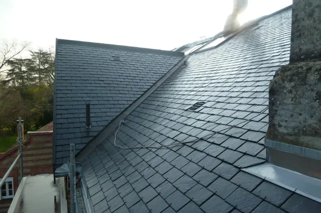 Une toiture grise