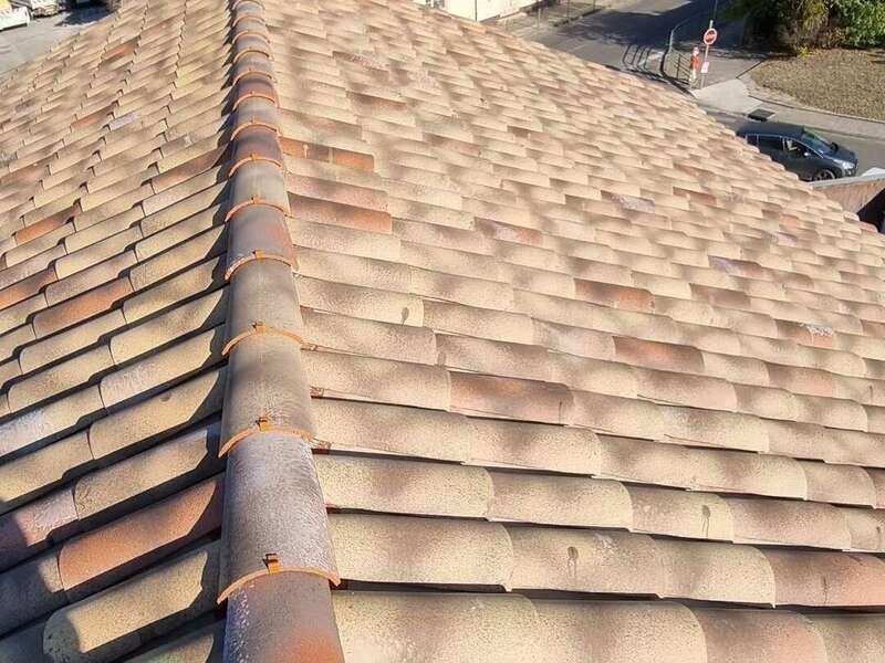 Toiture avec faîtage