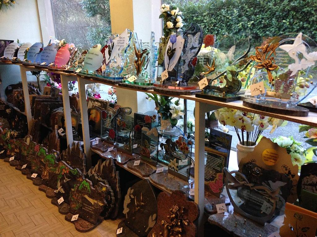 Plaques funéraires en exposition