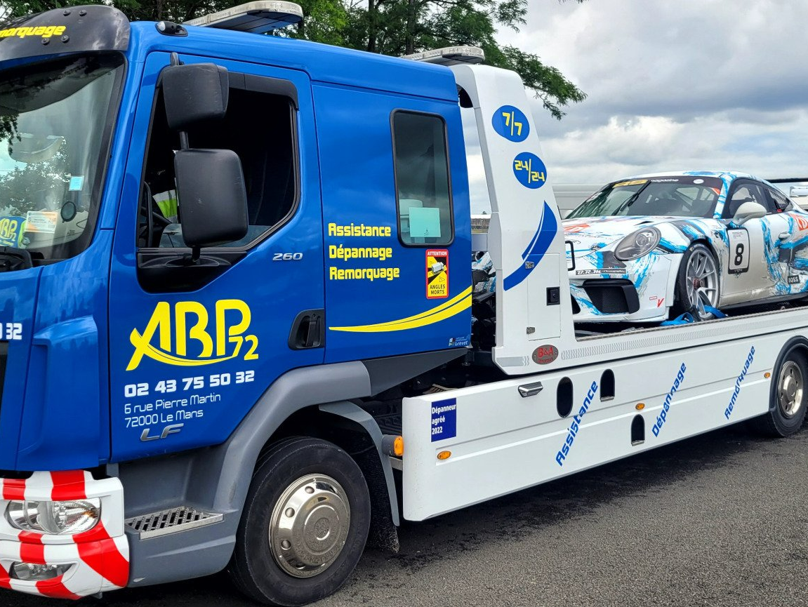 Remorquage voiture de sport