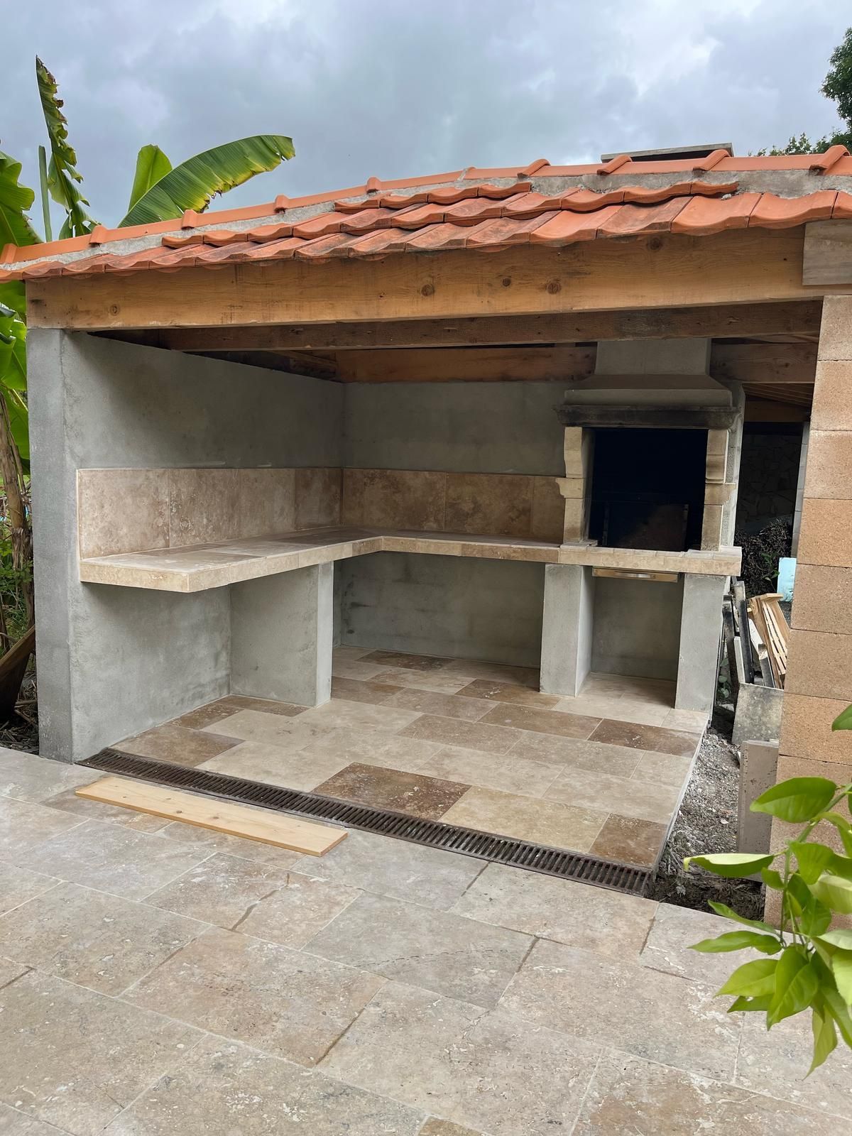 Cuisine d'été dans un jardin