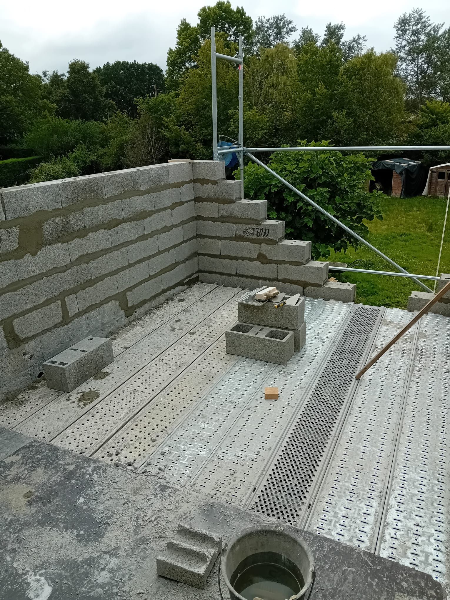 Construction d'une extension