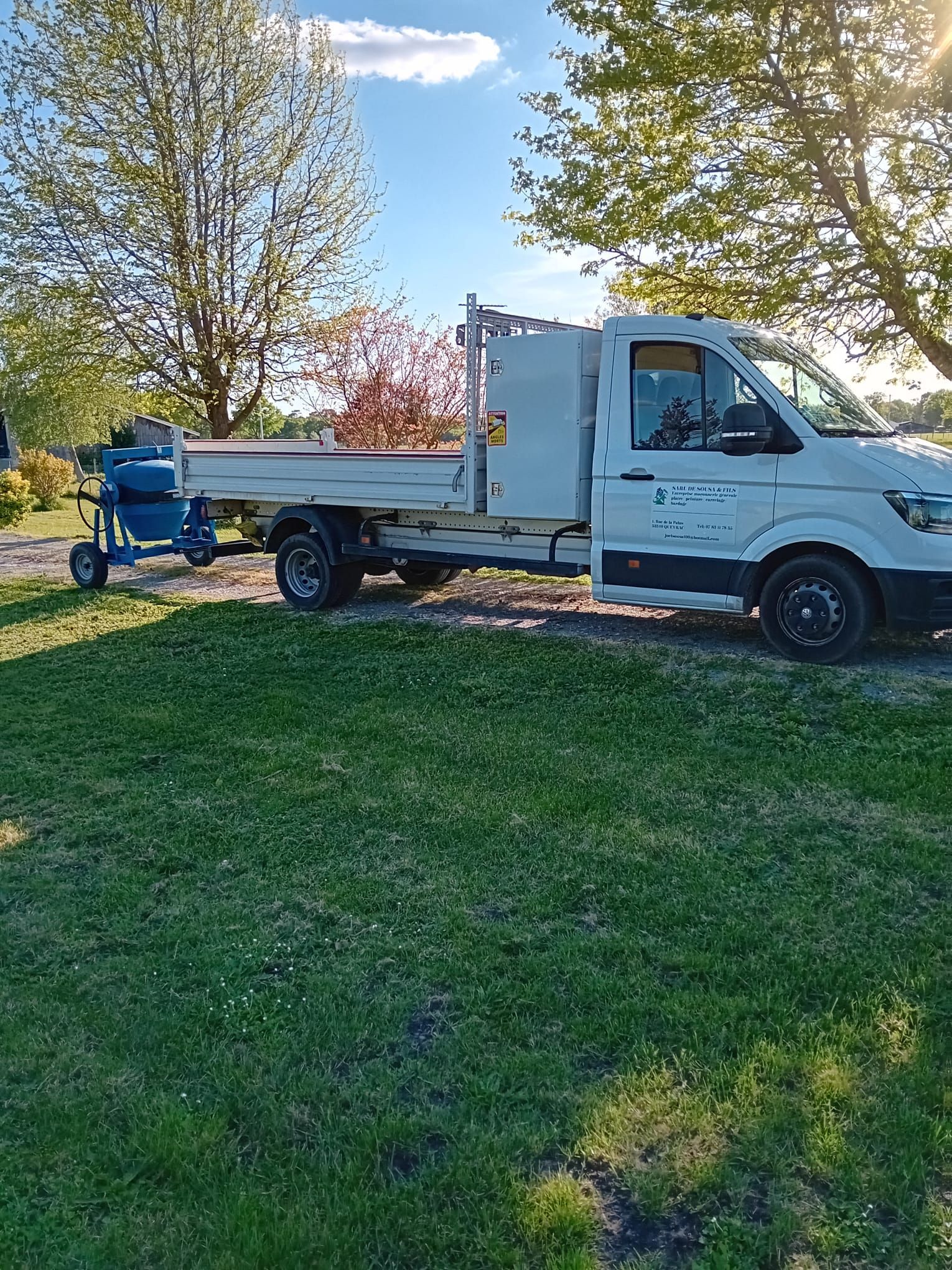 Camion benne de l'entreprise